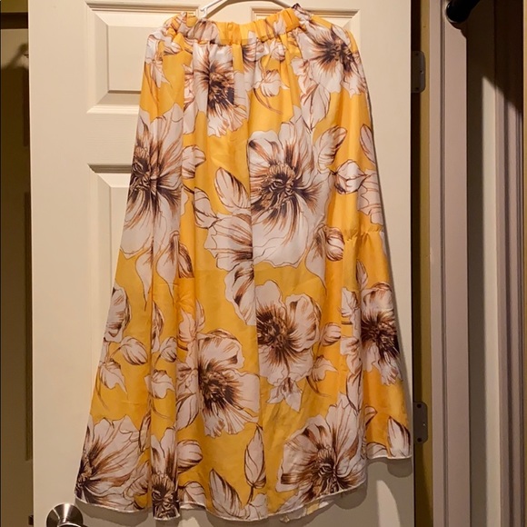 Skirt - Picture 1 of 3